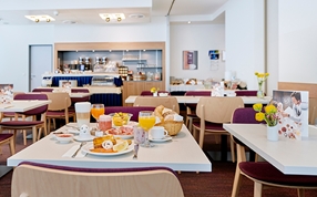 Frühstück im Sorell Hotel Ador Bern
