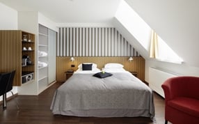 Standard double-king bed room at Sorell Hotel Rütli Zurich