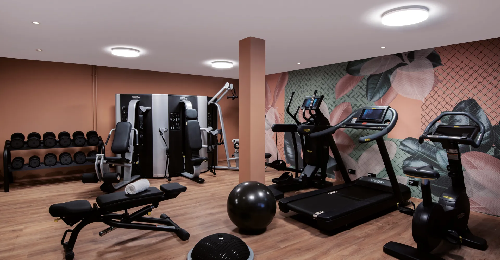 Spacious fitness room at the Sorell Hotel St. Peter in Zurich