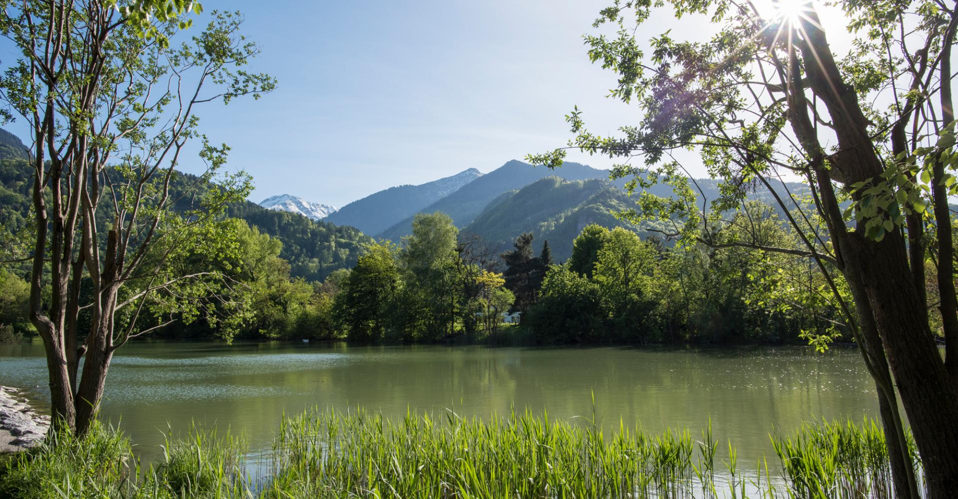 See in der Nähe des Dorf Bad Ragaz im Wand drum herum