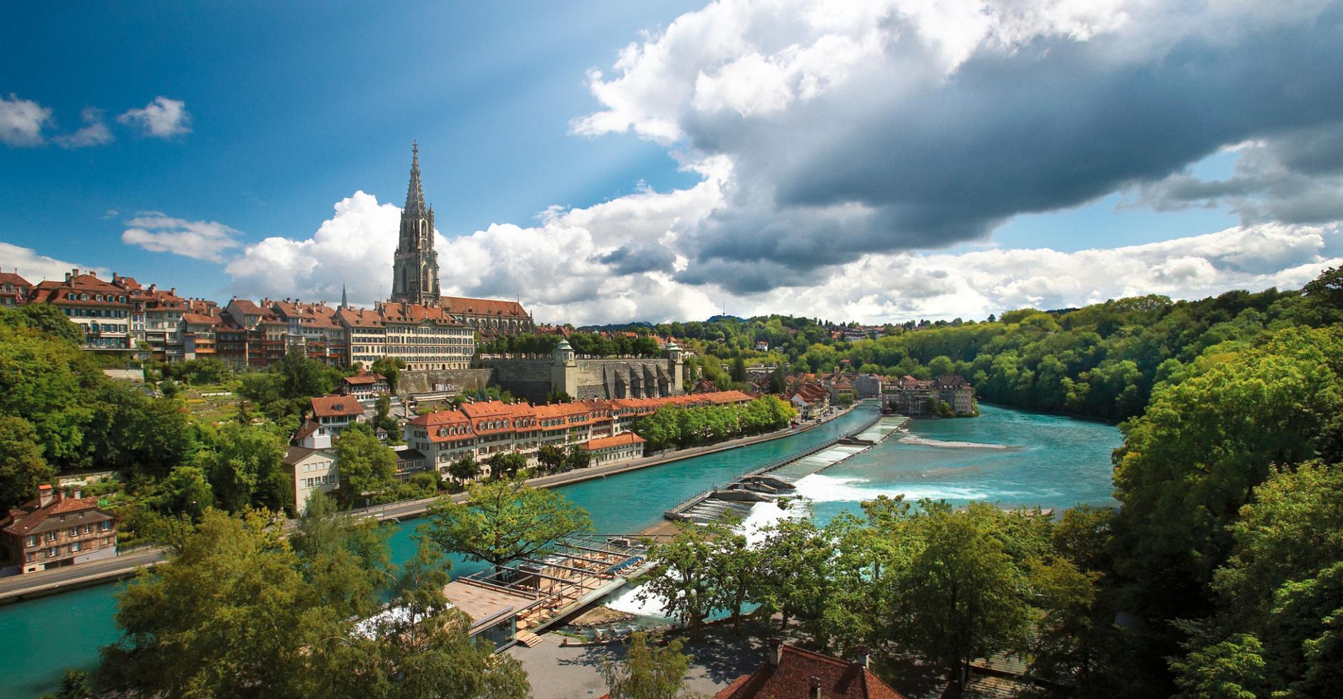 Aussicht auf die Aareschlaufe der Stadt Bern