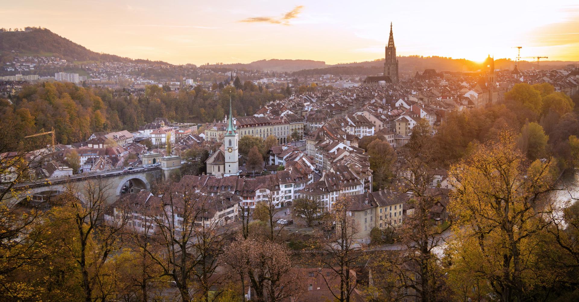 Aussicht auf die Stadt Bern im Herbst