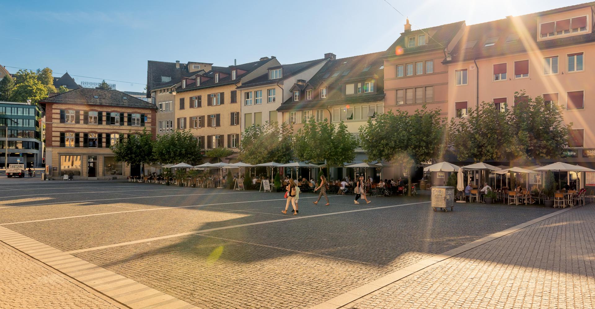 Altstadt von Winterthur mit historischen Häuser und Restaurants