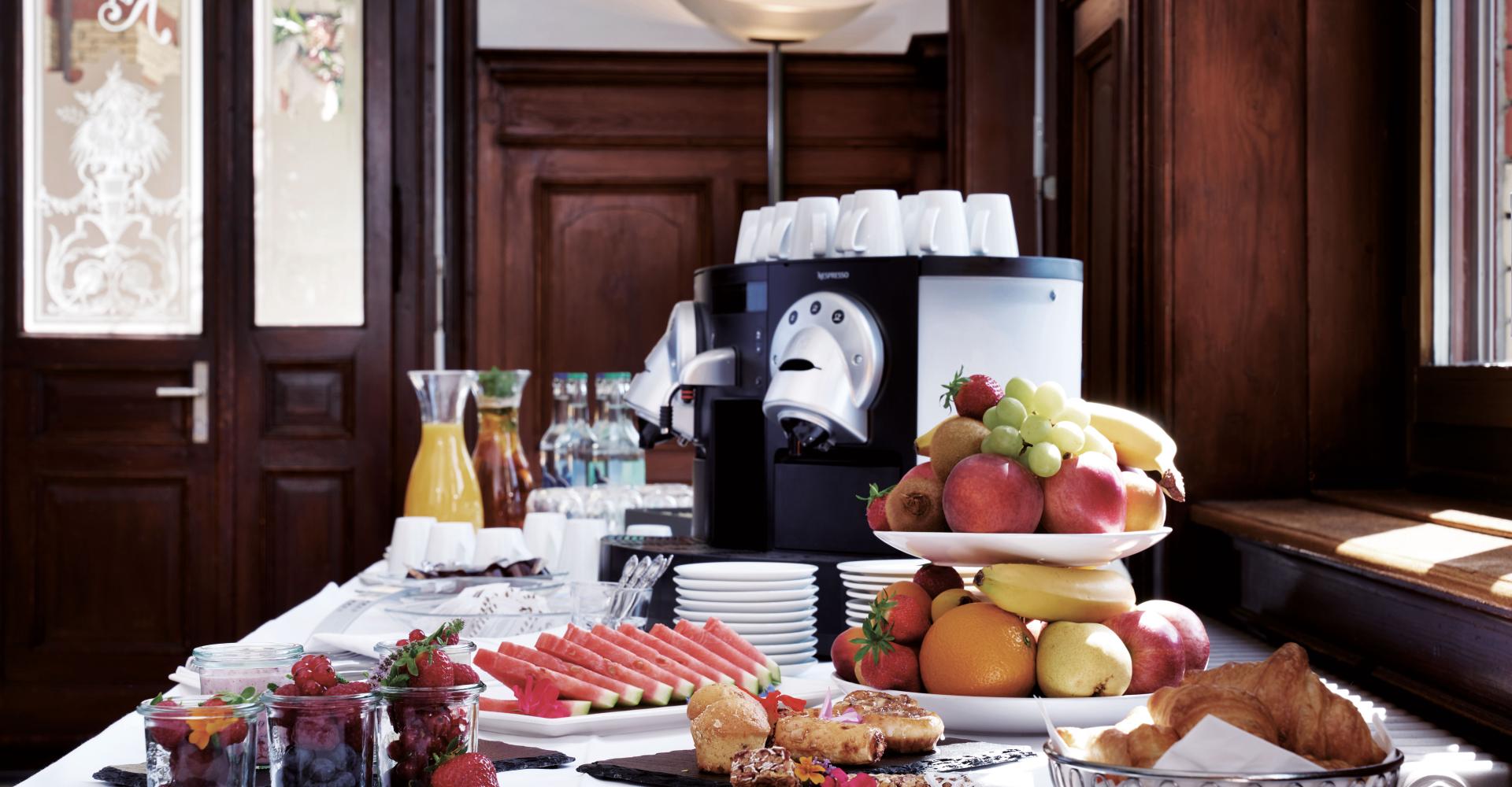 Snacks und Getränke im Kursaal 1 im Hotel Zürichberg