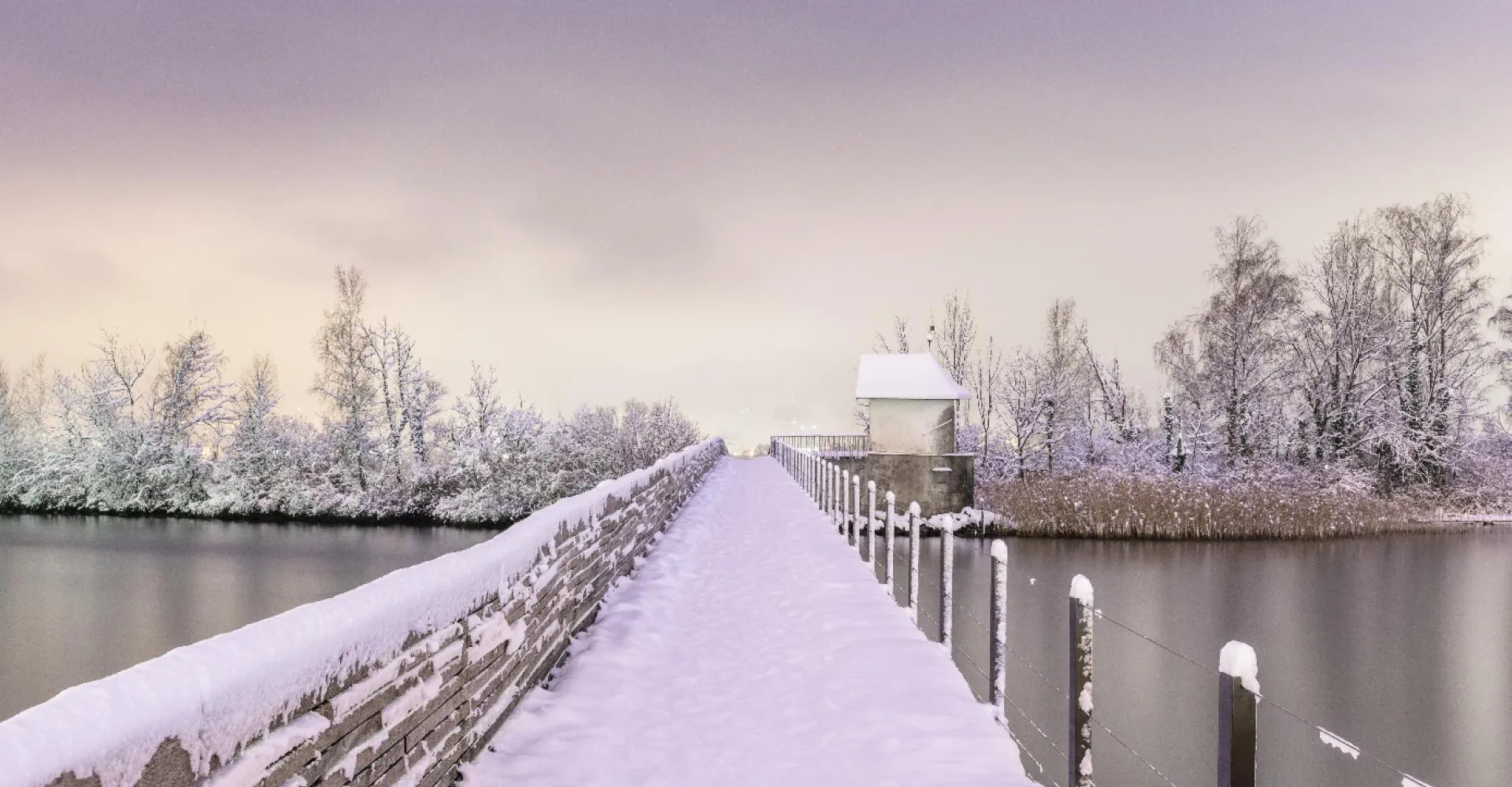 Rapperswil footbridge covered in snow