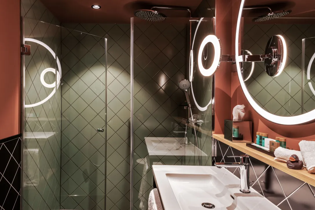 Sorell Hotel St. Peter 3-Zimmer Apartment Badezimmer mit Dusche