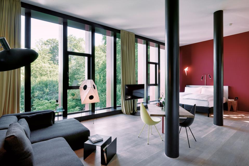 Sorell Hotel Rigiblick Spa Suite Schlafzimmer mit Sitzecke