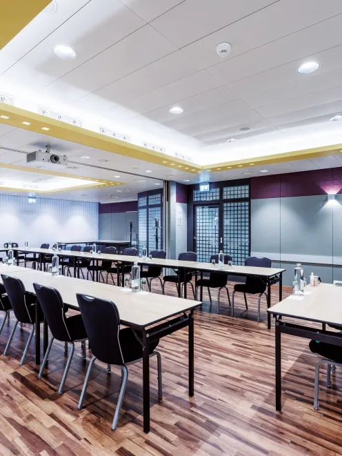 Seminarraum mit U Bestuhlung im Ador