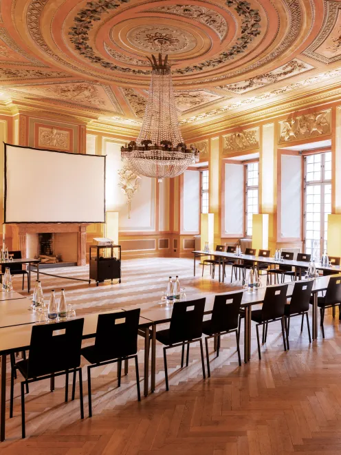 Aufnahme des Zunftsaals mit Bestuhlung